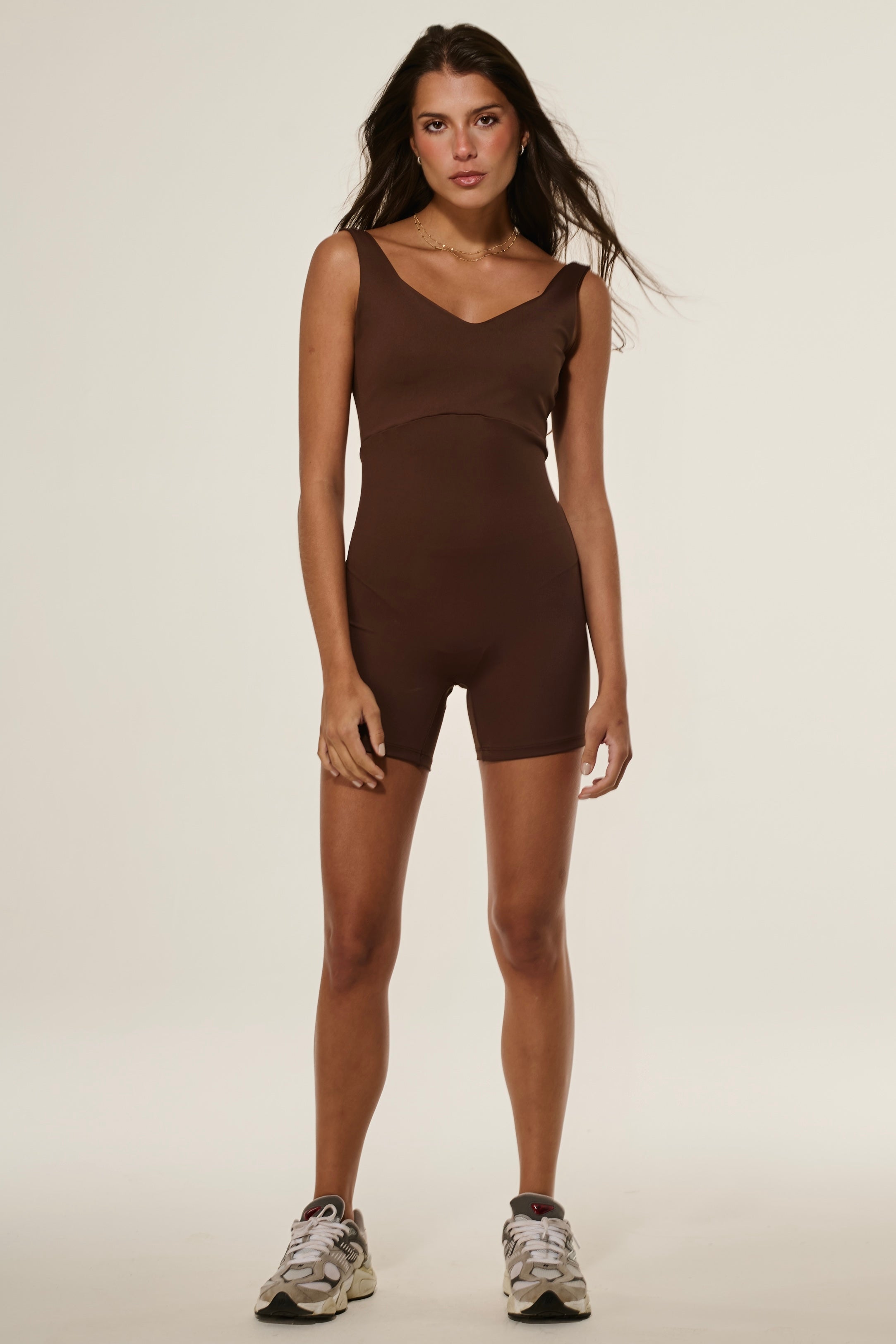 Macaquinho Fitness Decote Costas Marrom Coffee