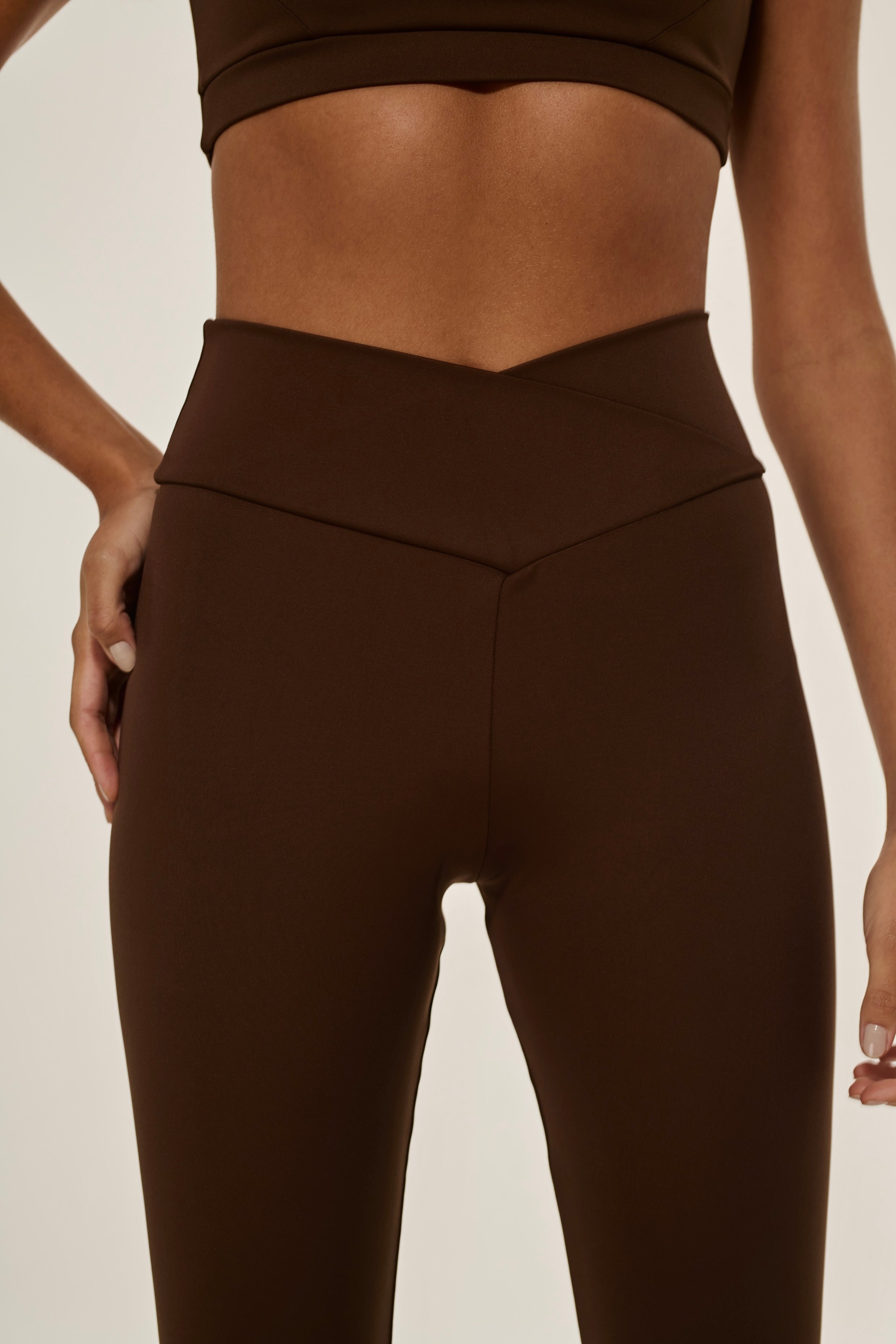 Legging com Cós Cruzado Marrom Coffee